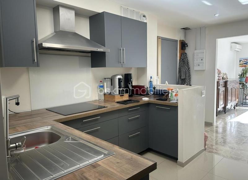 Appartement - 85 m² - 3 pièces