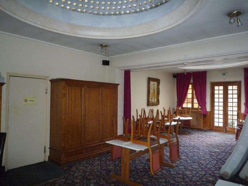 Propriété - 1 200 m² - 50 pièces