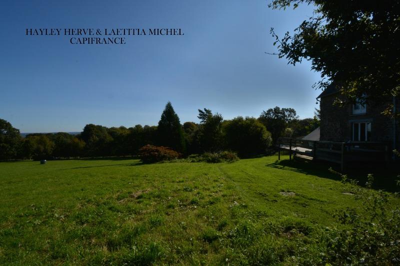 Maison - 250 m² - 9 pièces