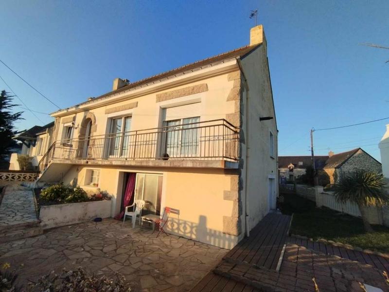 Maison traditionnelle - 88 m² - 4 pièces