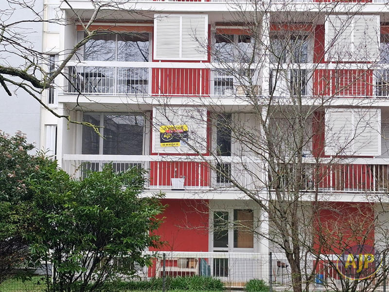 Appartement - 80 m² - 3 pièces