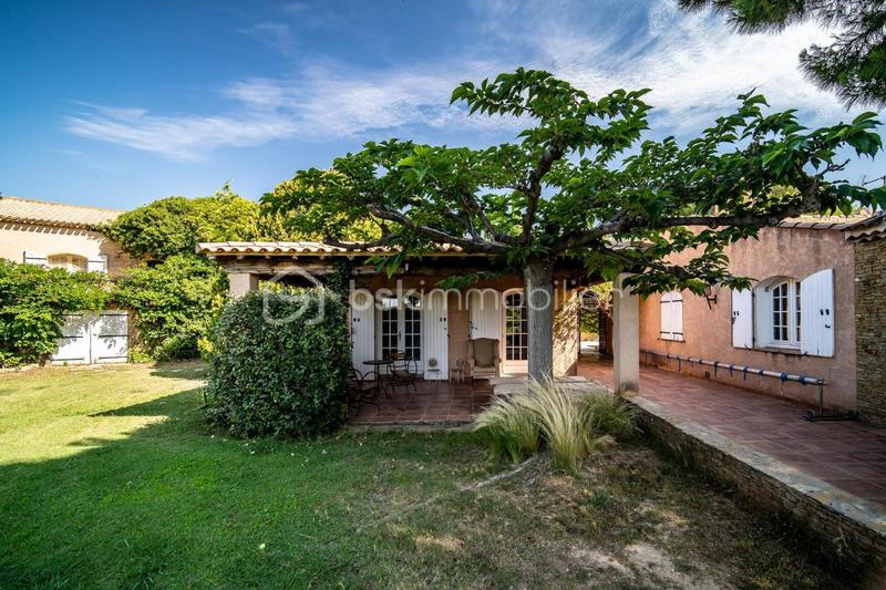 Propriété - 350 m² - 11 pièces