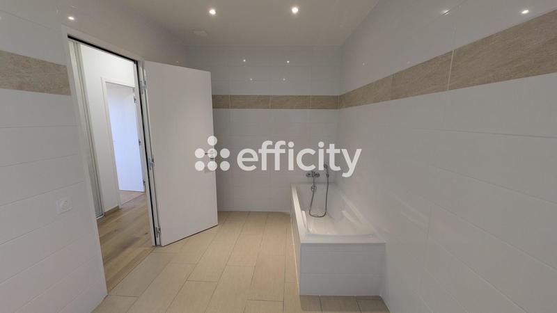 Maison en pierre - 201 m² - 5 pièces