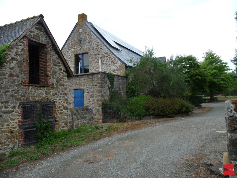 Maison ancienne - 476 m² - 13 pièces