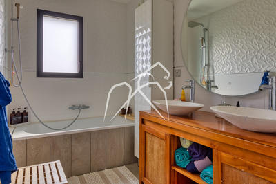 Maison contemporaine - 193 m² - 8 pièces