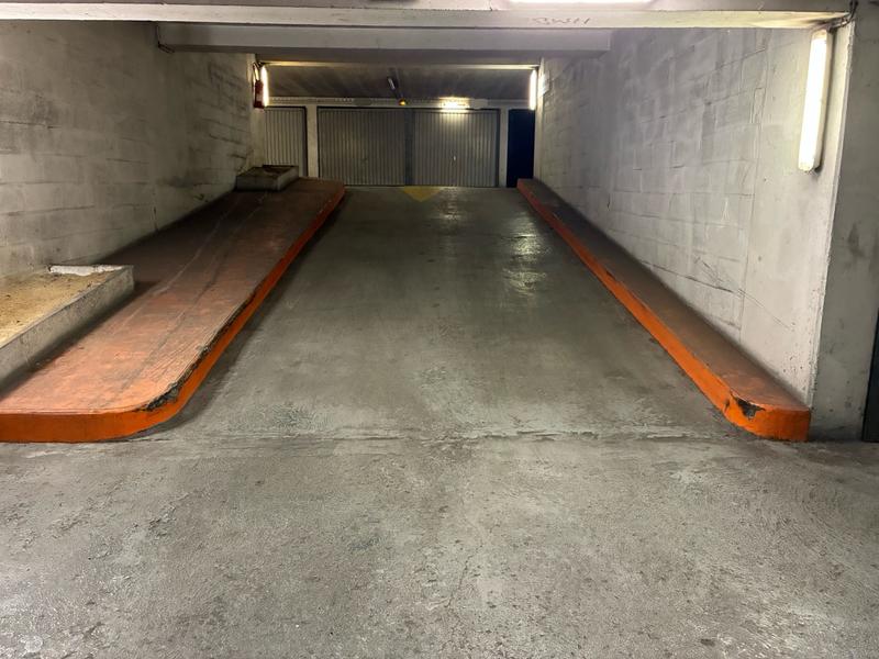 Parking / Garage - 12 m²