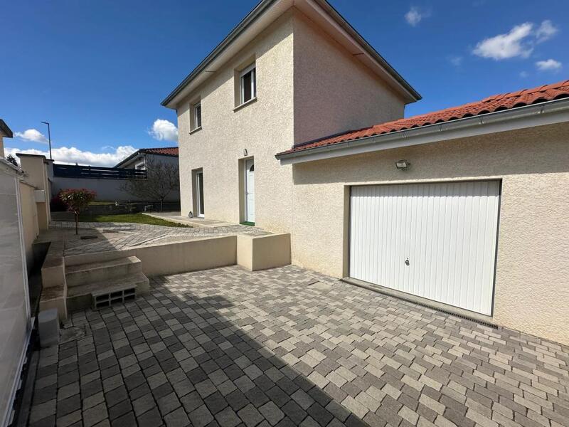 Maison - 98 m² - 5 pièces