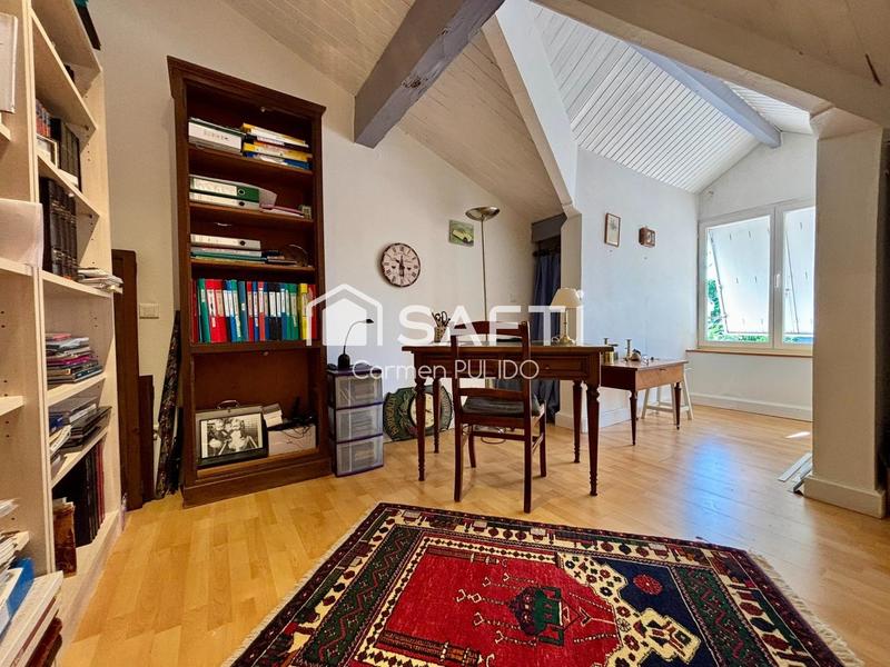 Maison - 200 m² - 6 pièces