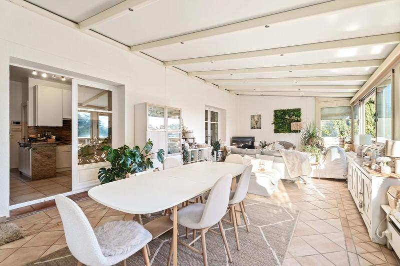 Maison - 467 m² - 10 pièces