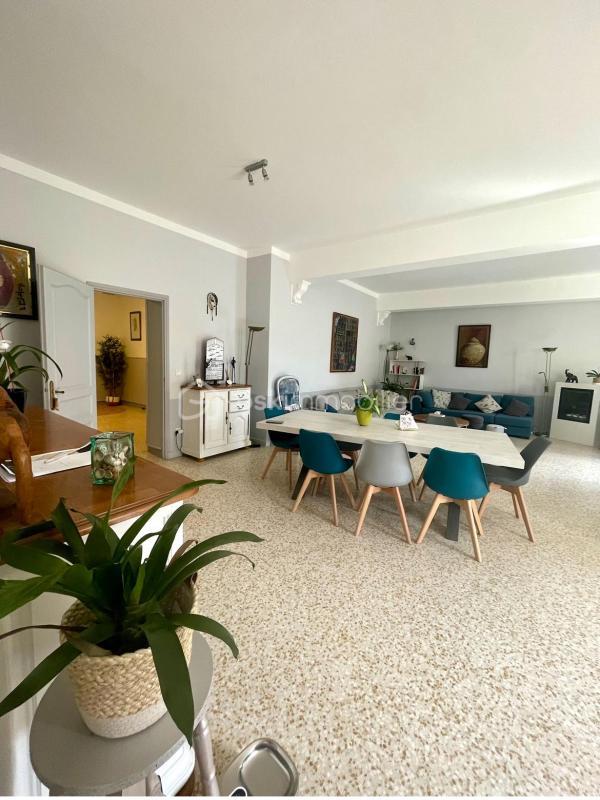 Demeure - 268 m² - 7 pièces