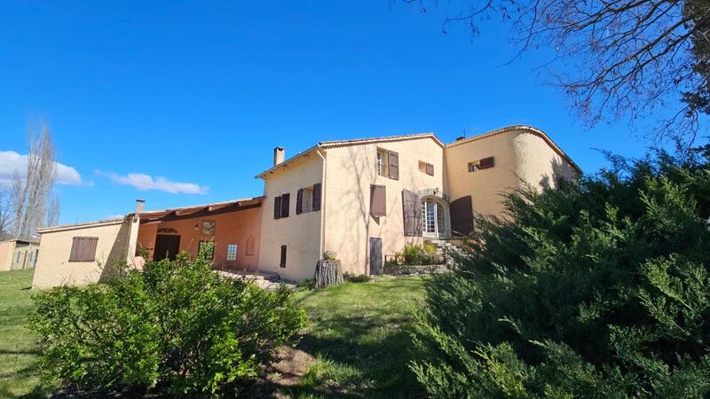 Maison - 138 m² - 5 pièces