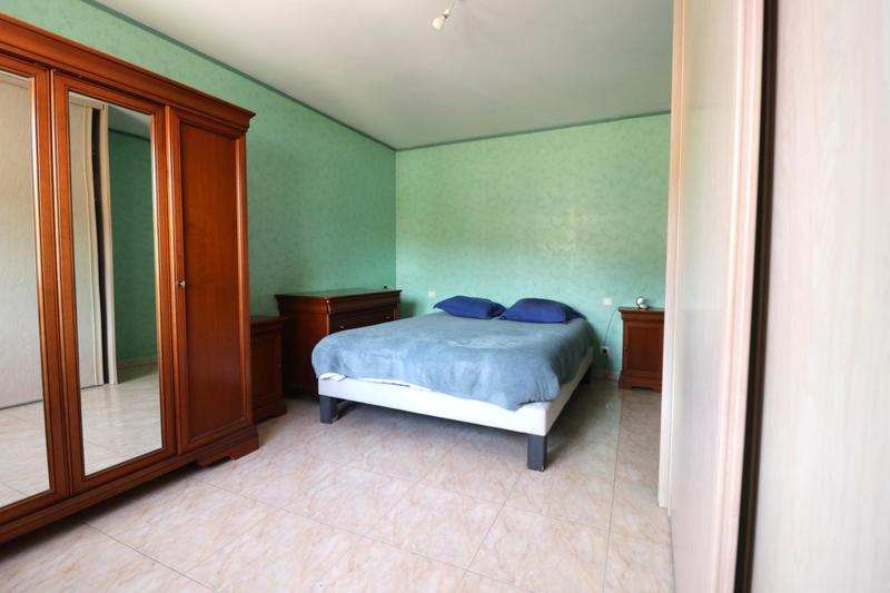 Maison - 220 m² - 5 pièces