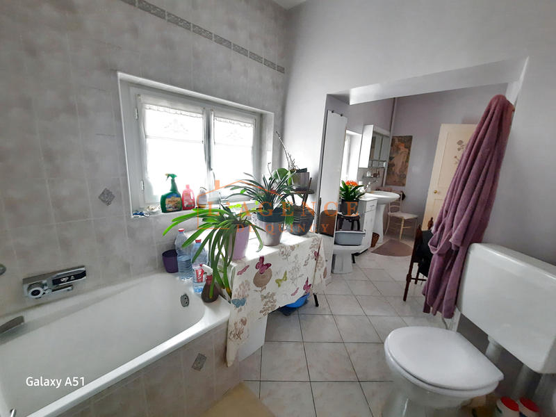 Maison - 151 m² - 7 pièces