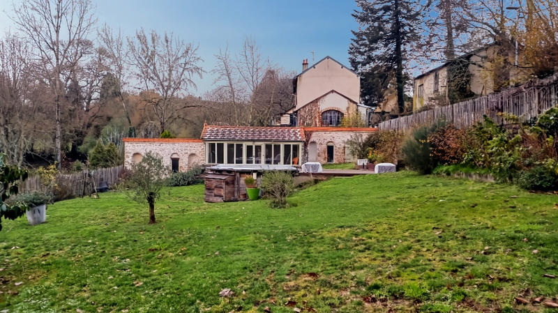 Maison - 320 m² - 10 pièces