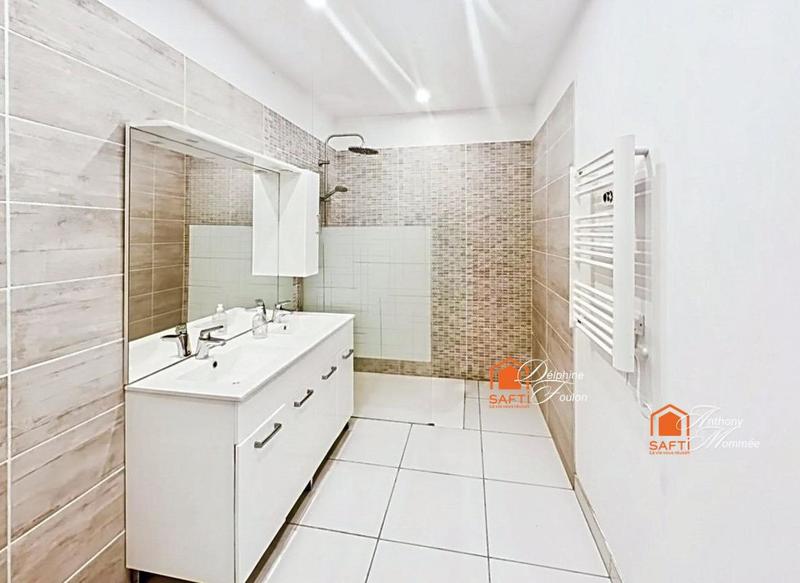 Maison - 234 m² - 10 pièces