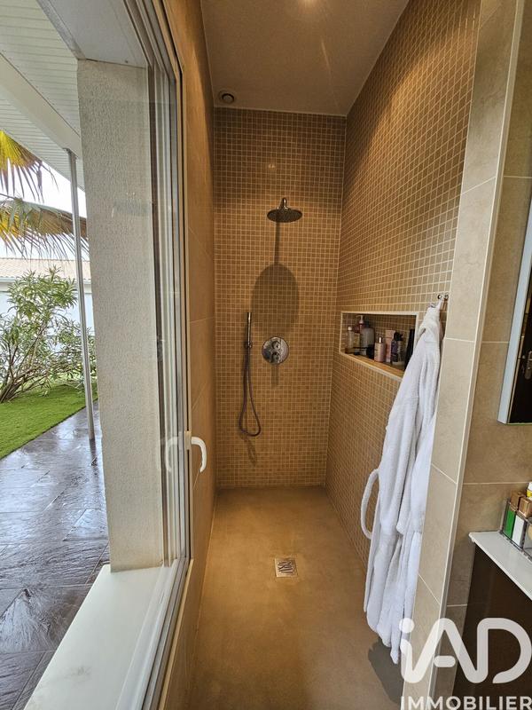 Maison - 251 m² - 5 pièces