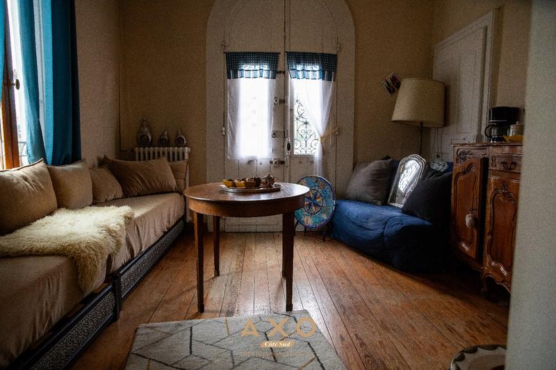 Demeure - 1 020 m² - 33 pièces