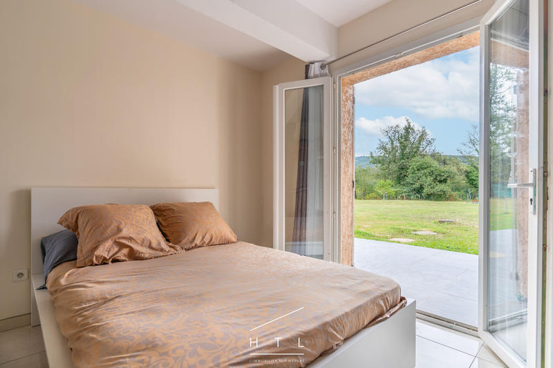 Maison - 215 m² - 7 pièces