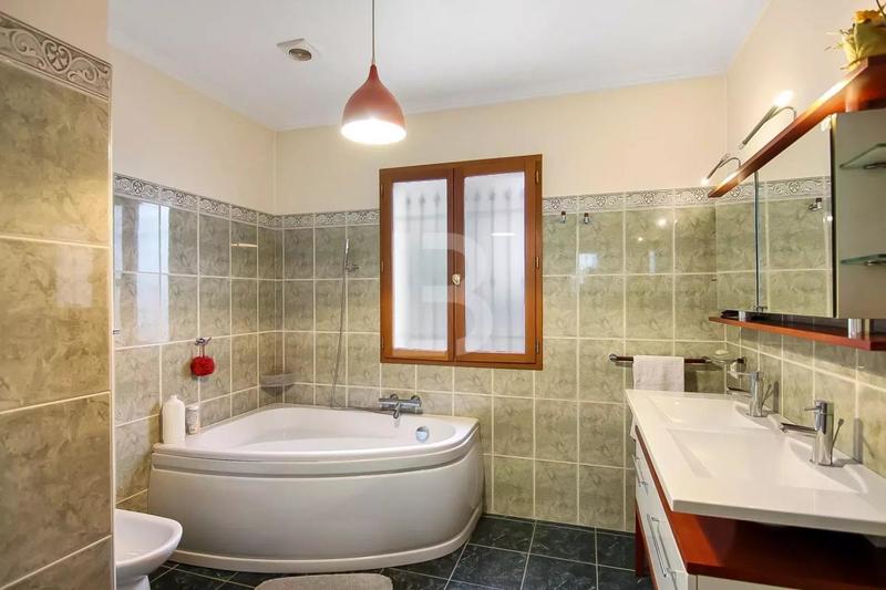 Villa - 116 m² - 6 pièces