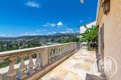 Villa - 181 m² - 7 pièces