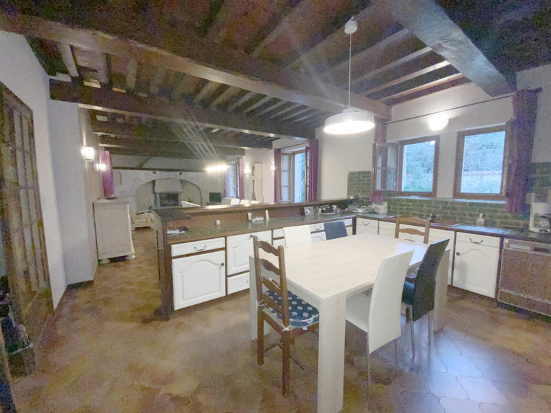 Maison - 202 m² - 8 pièces