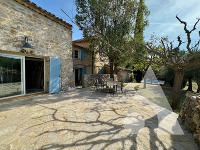 Maison - 250 m² - 11 pièces