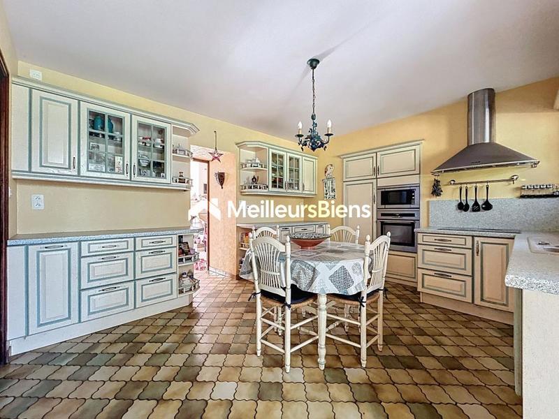 Maison - 230 m² - 10 pièces