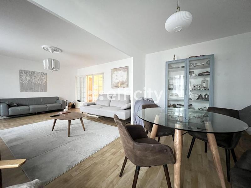 Appartement - 102 m² - 5 pièces