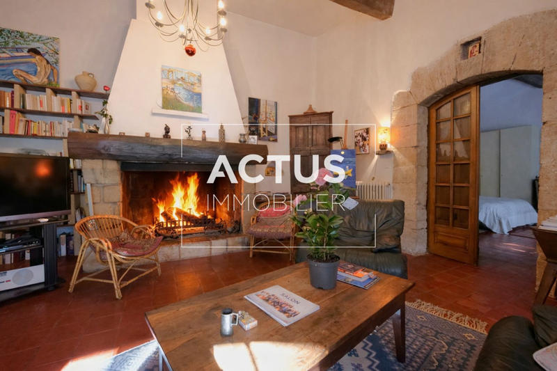 Maison - 210 m² - 8 pièces