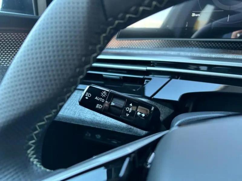 Peugeot 3008 Exclusive Hybrid 145 Dcs6 Toit Pano Audio Focal Camera Hd 360 Alcantara et Elec Pk Assist+