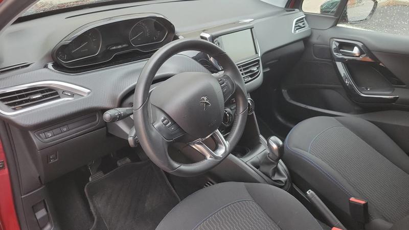 Peugeot 208 1.2 PureTech 82 Signature