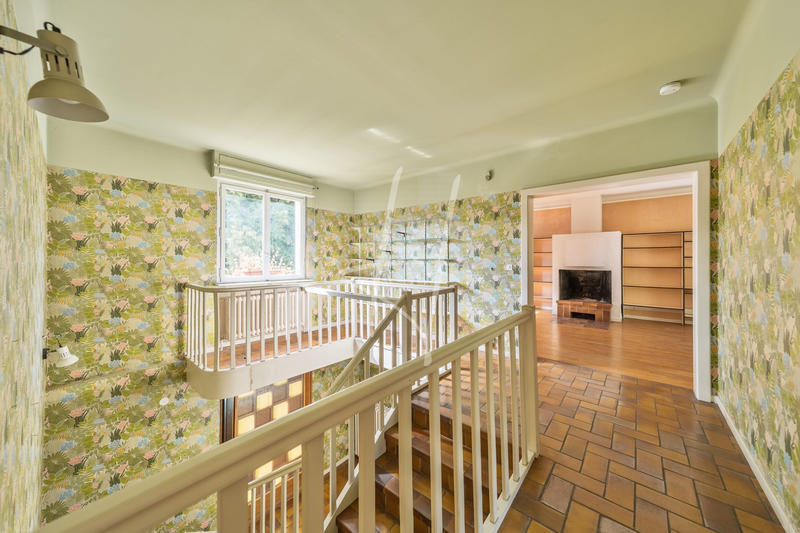 Maison - 221 m² - 7 pièces