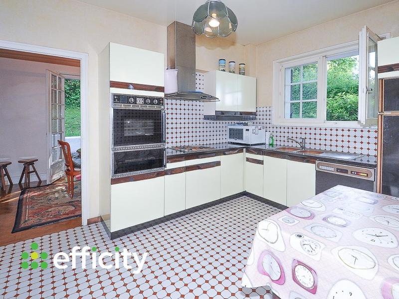 Maison - 365 m² - 5 pièces