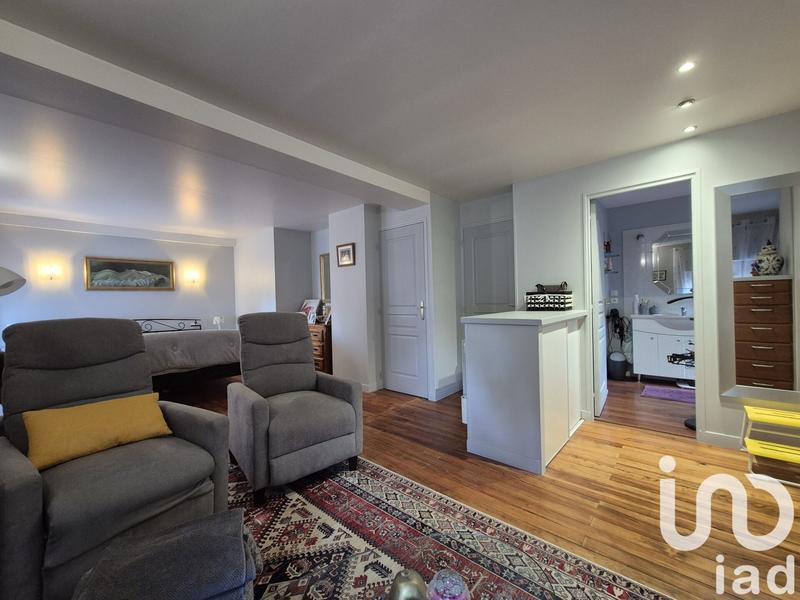 Maison - 243 m² - 8 pièces