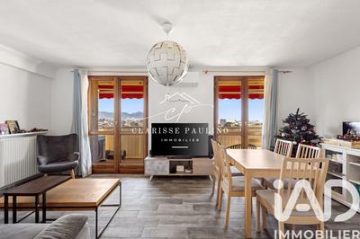 Appartement - 90 m² - 4 pièces