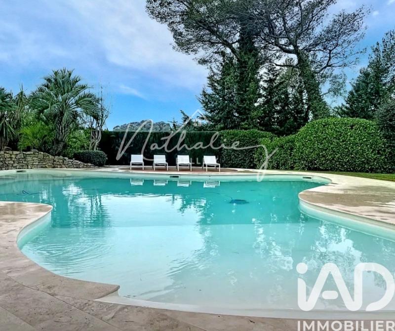 Maison - 550 m² - 13 pièces