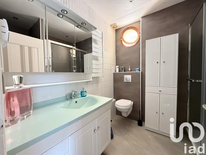 Maison - 214 m² - 11 pièces