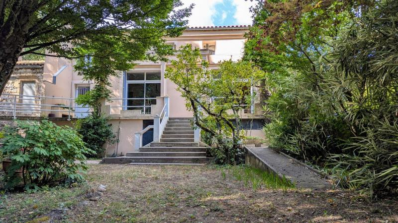 Maison - 246 m² - 10 pièces