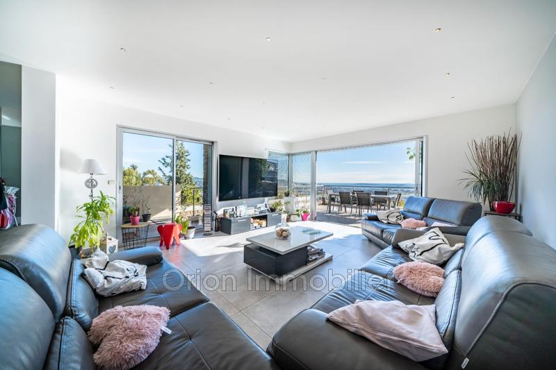 Maison contemporaine - 291 m² - 8 pièces