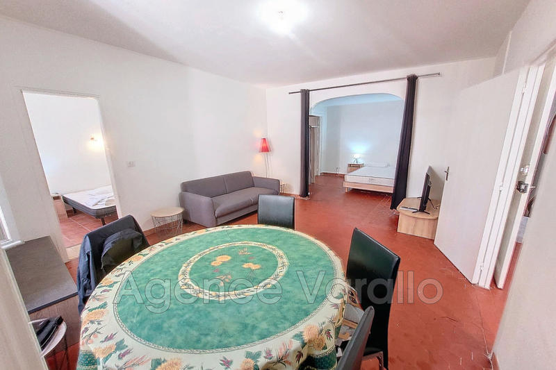 Maison - 207 m² - 8 pièces