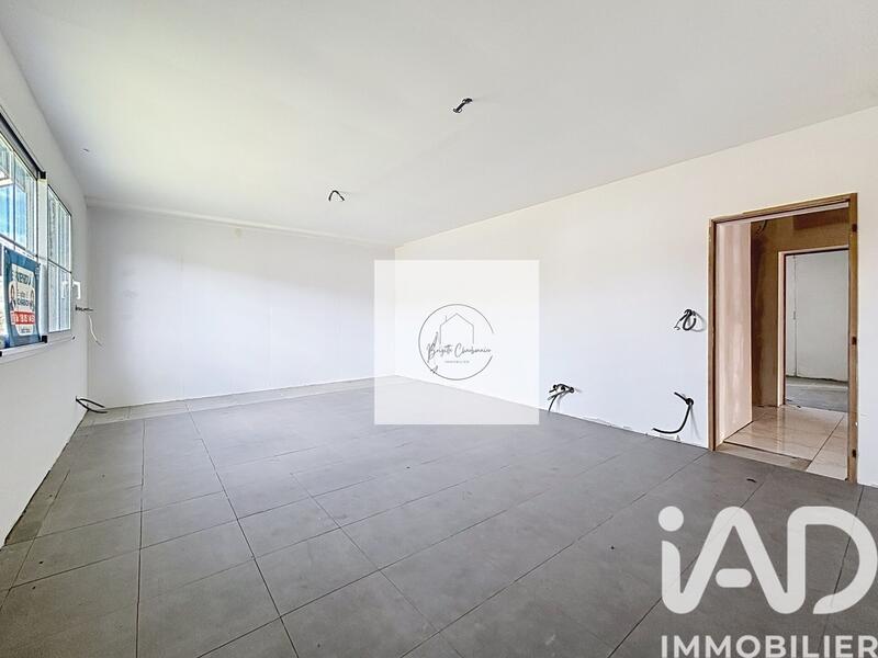 Maison - 330 m² - 8 pièces