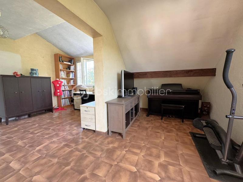 Maison - 141 m² - 6 pièces