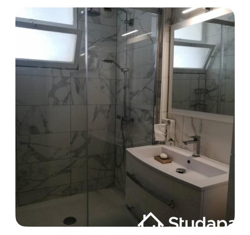 Chambre - 12 m² - 1 pièce