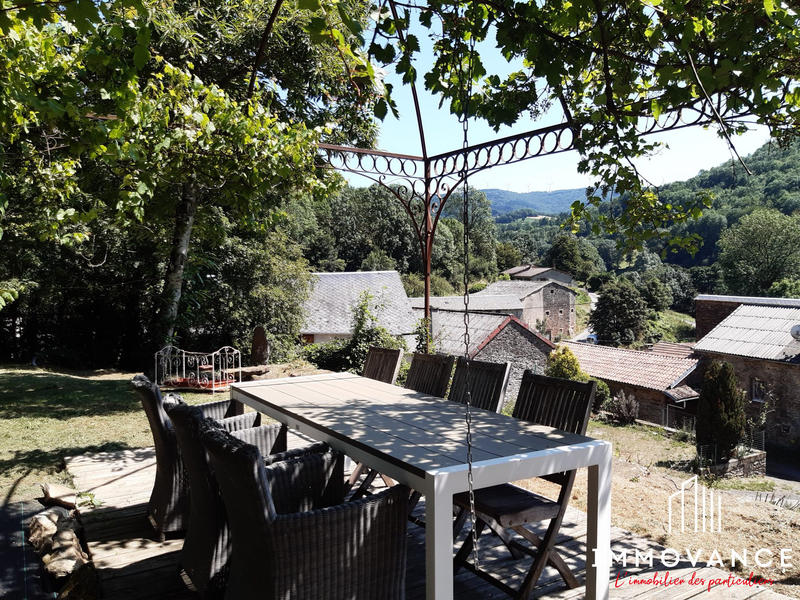 Maison - 328 m² - 12 pièces