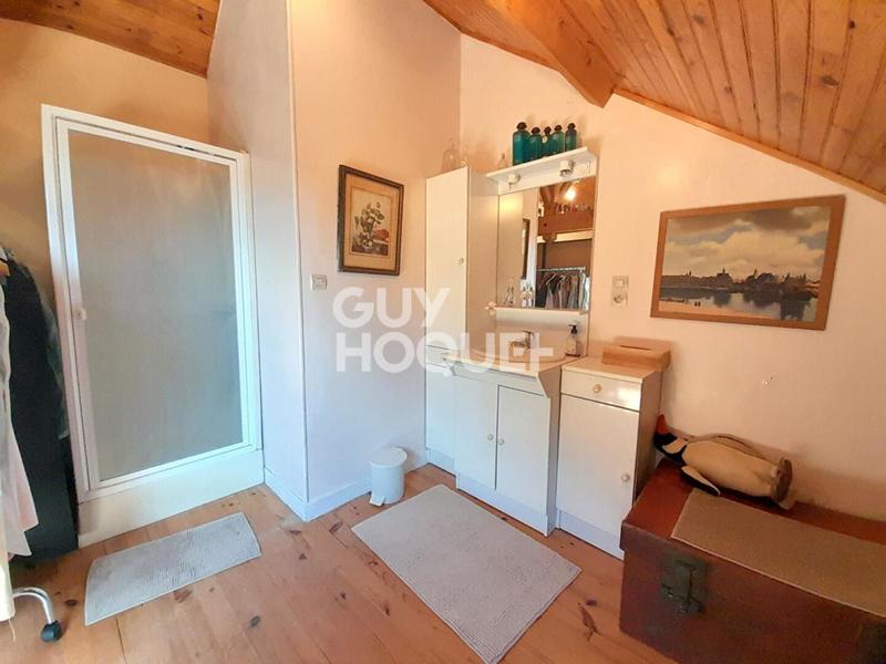 Pavillon - 217 m² - 8 pièces