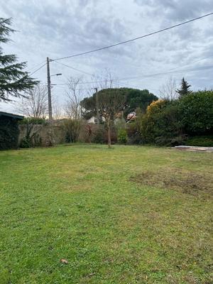 Terrain constructible - 700 m²