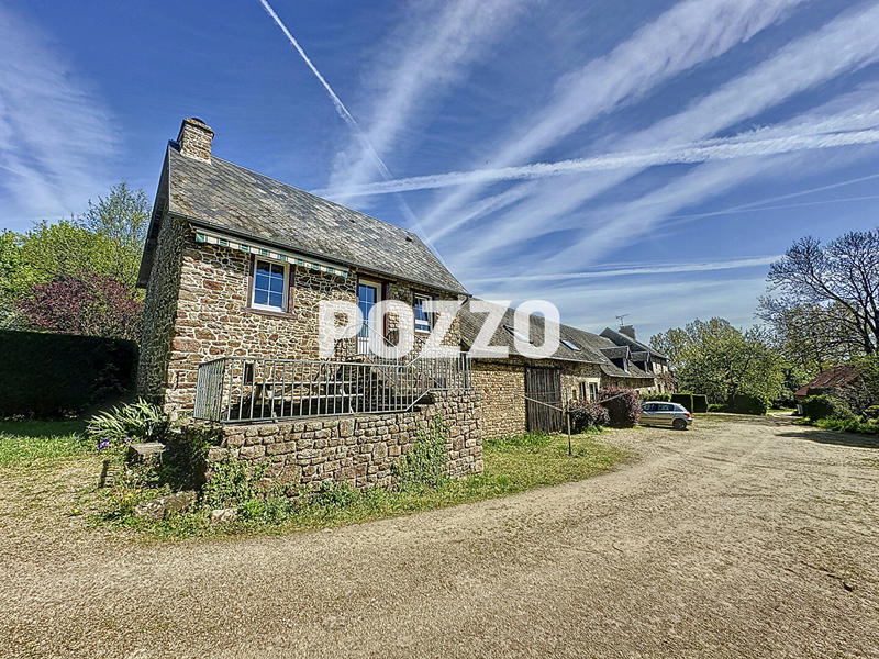 Maison - 330 m² - 16 pièces