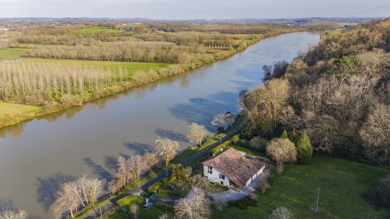 Maison - 250 m² - 13 pièces