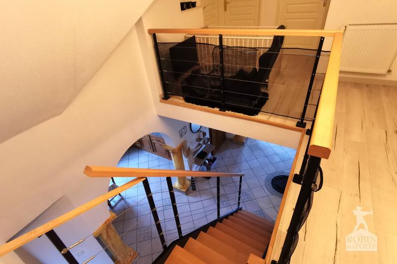 Maison - 235 m² - 10 pièces
