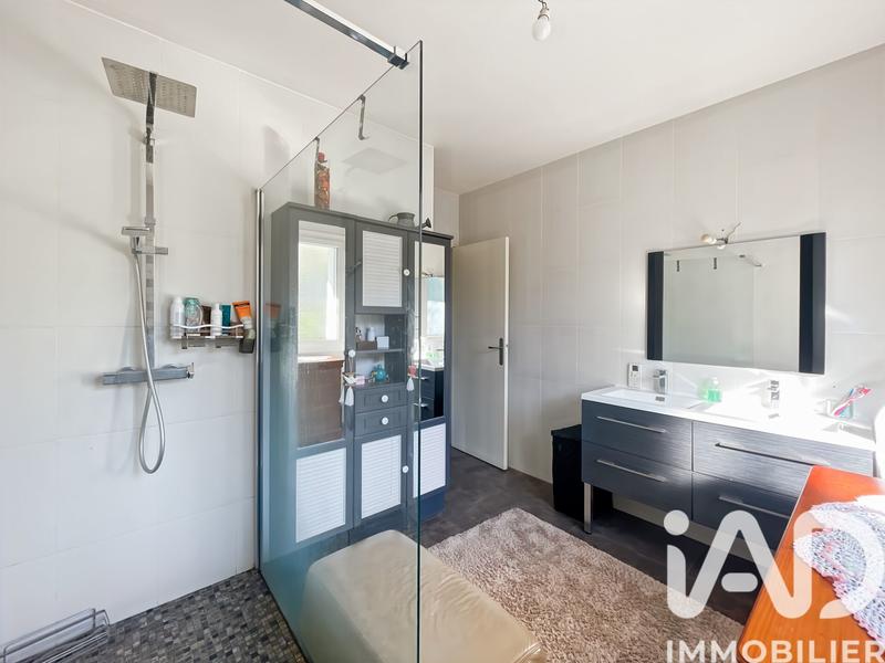 Maison - 200 m² - 8 pièces